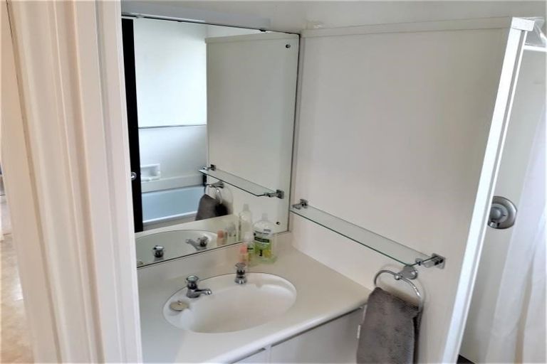 Photo of property in 1/38a Moore Street, Hillcrest, Auckland, 0627