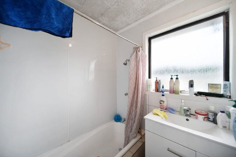 Photo of property in 12 Kivell Close, Mangere East, Auckland, 2024