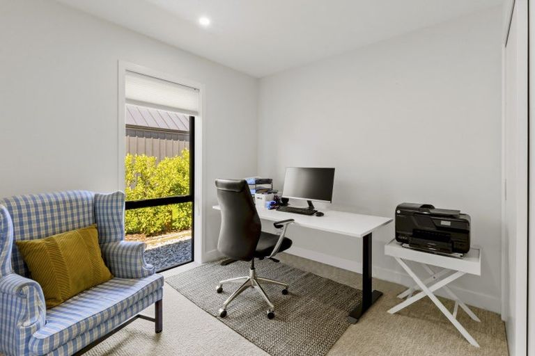 Photo of property in 1 Chimney Lane, Jacks Point, Queenstown, 9371