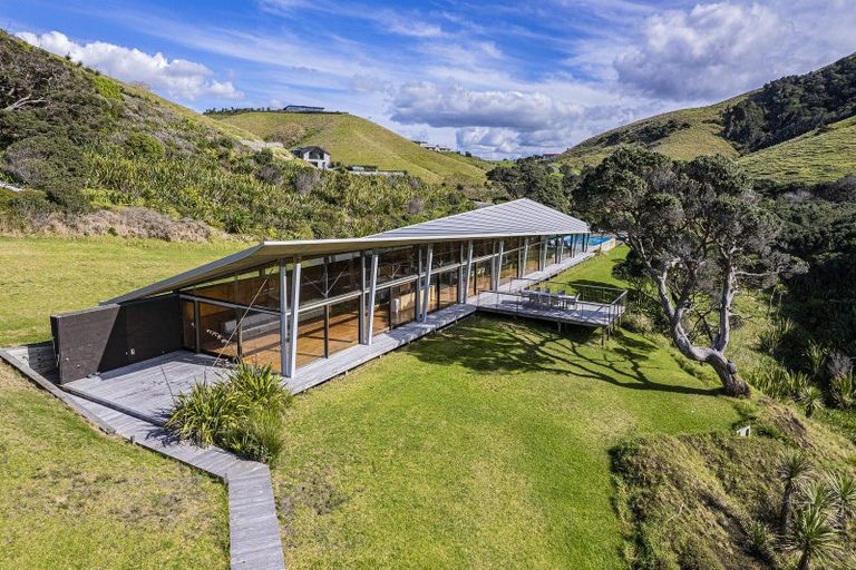 Photo of property in 12 Tuaraki Road, Mangawhai Heads, Mangawhai, 0505