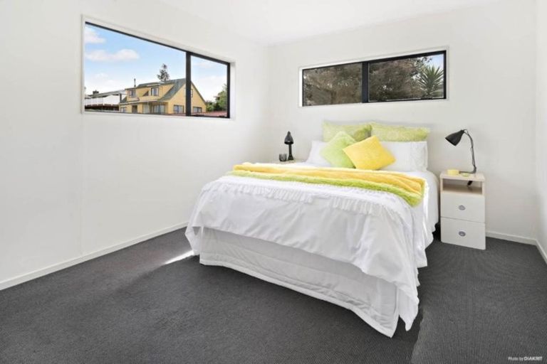 Photo of property in 3/248 Sturges Road, Henderson, Auckland, 0612