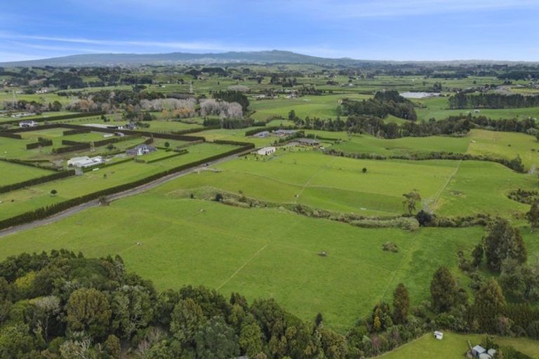 Photo of property in 412b Corbett Road, Lepperton, New Plymouth, 4373