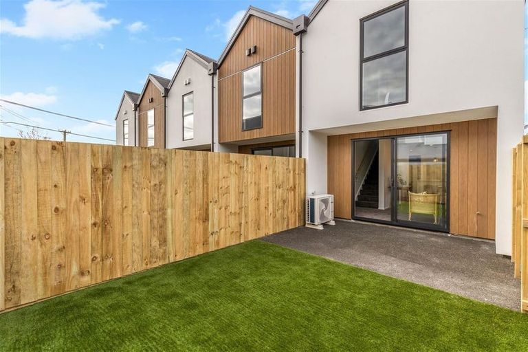 Photo of property in 2/40 Hastings Street West, Sydenham, Christchurch, 8023