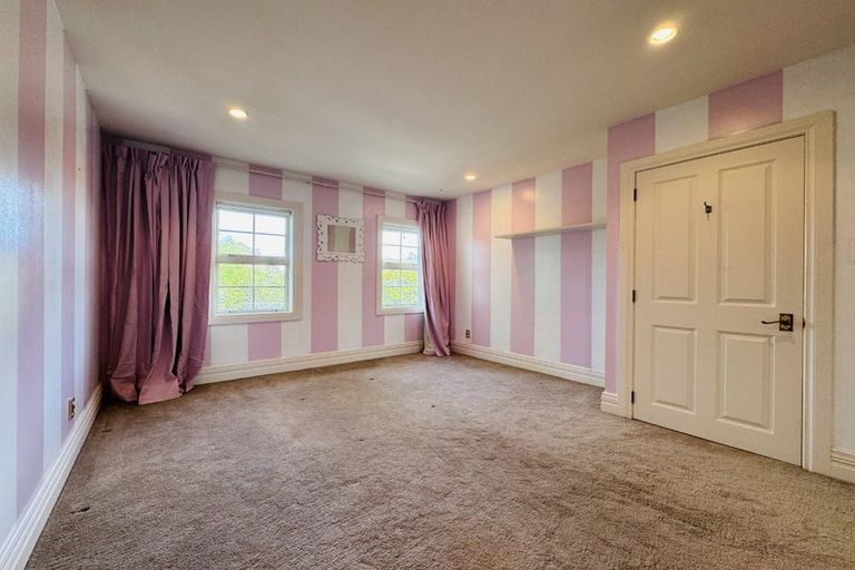 Photo of property in 12 Snowdon Road, Fendalton, Christchurch, 8052