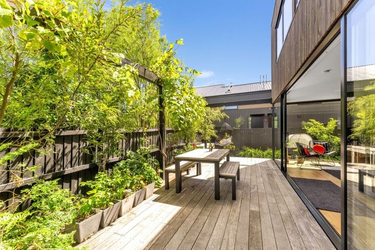 Photo of property in 53a Edward Avenue, Edgeware, Christchurch, 8013