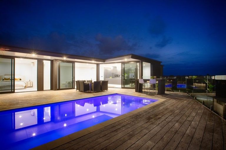 Photo of property in 15 Laly Haddon Place, Matakana, Warkworth, 0985