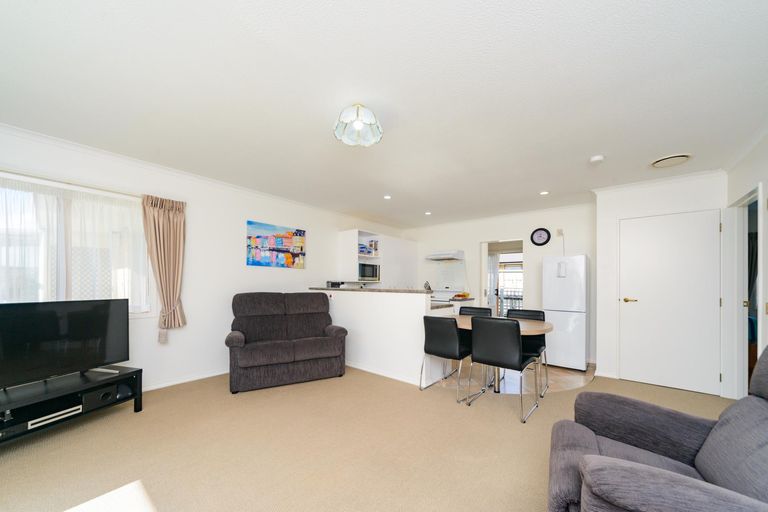 Photo of property in 8 Foxtail Fern, Kelvin Grove, Palmerston North, 4414