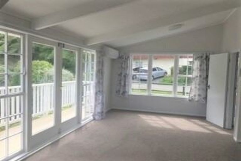 Photo of property in 77a Chamberlain Road, Karori, Wellington, 6012