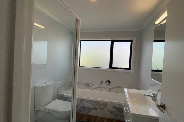 Photo of property in 10 Blanche Way, Half Moon Bay, Auckland, 2012