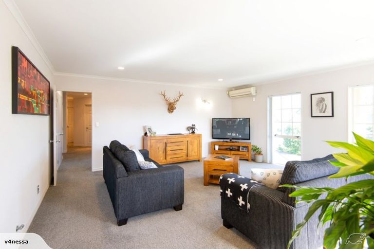 Photo of property in 35 Palm Beach Boulevard, Papamoa Beach, Papamoa, 3118