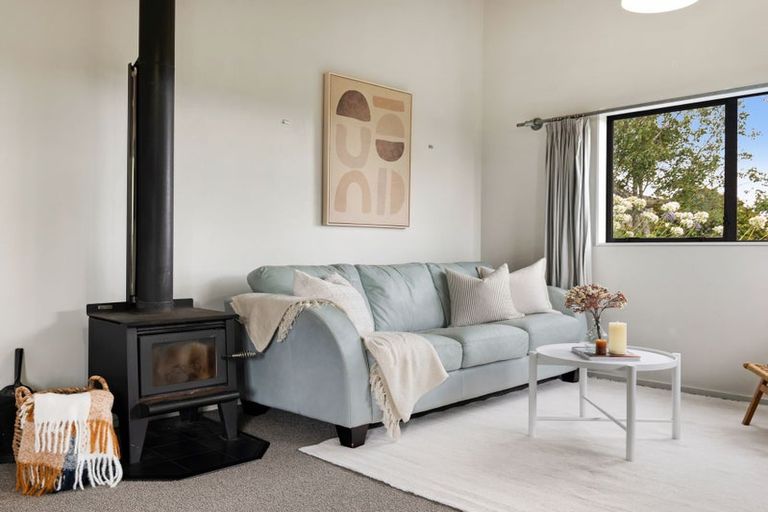 Photo of property in 2/32 Hand Road, Helensville, 0800