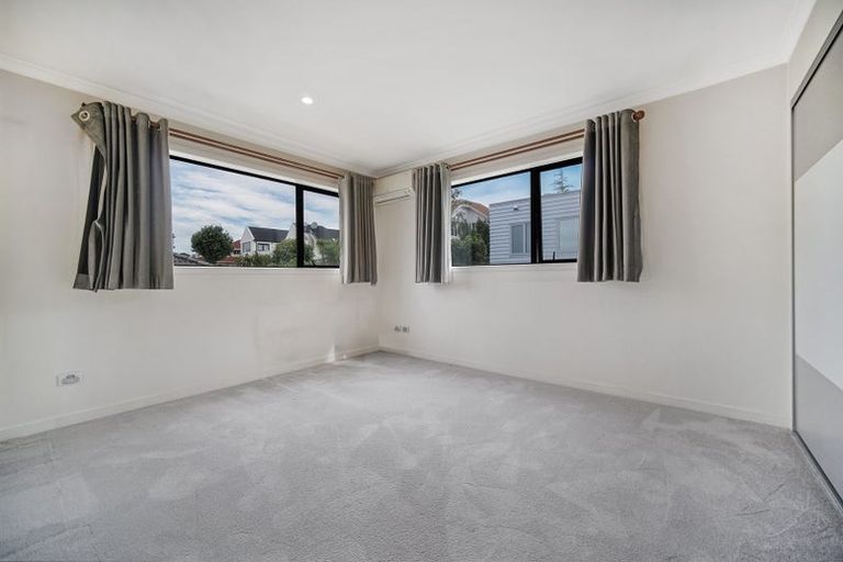 Photo of property in 5 Awakirihi Close, Shamrock Park, Auckland, 2016