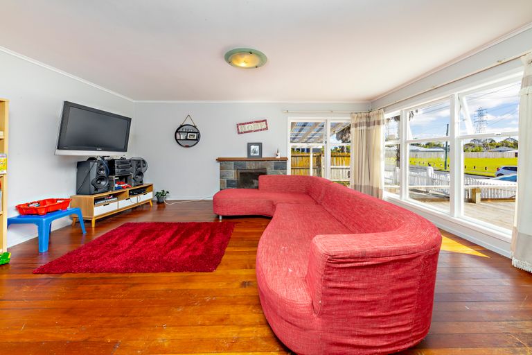 Photo of property in 26 Tiraumea Drive, Pakuranga, Auckland, 2010