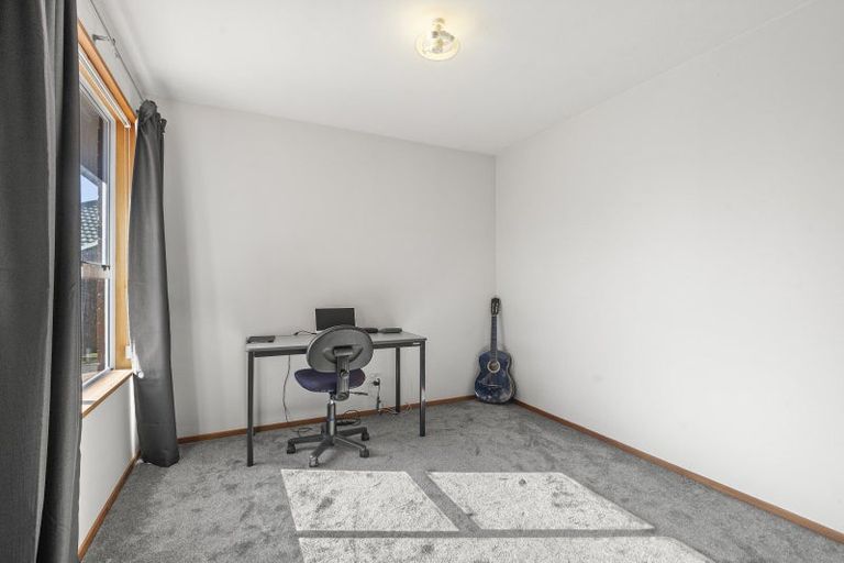 Photo of property in 28 Peebles Drive, Hei Hei, Christchurch, 8042