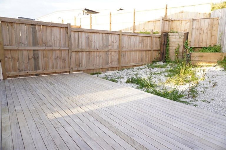 Photo of property in 24a Crestview Rise, Papakura, 2110