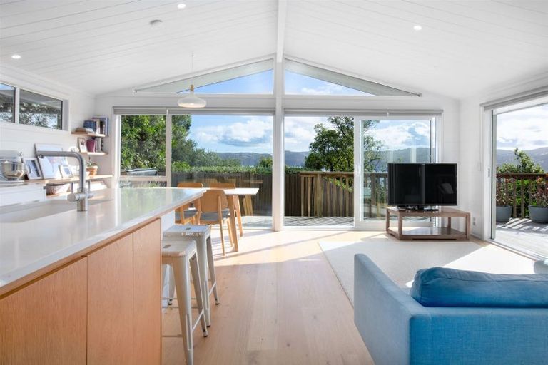 Photo of property in 53 Howard Road, Point Howard, Lower Hutt, 5013