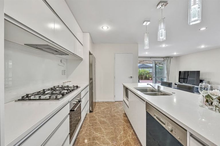 Photo of property in 388 Ormiston Road, Flat Bush, Auckland, 2019