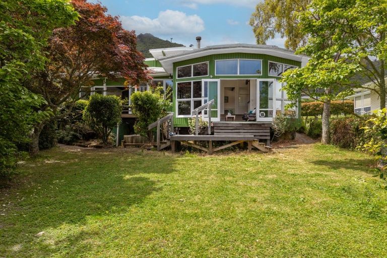 Photo of property in 84 Winara Avenue, Waikanae, 5036