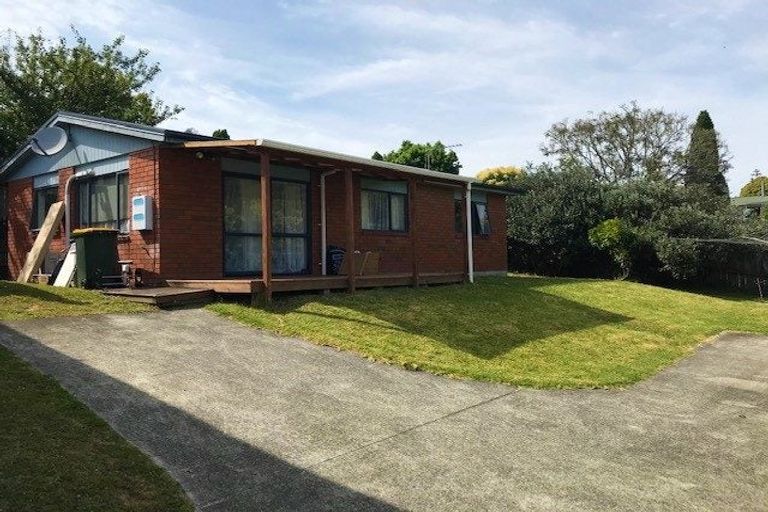 Photo of property in 10 Hinau Street, New Lynn, Auckland, 0600