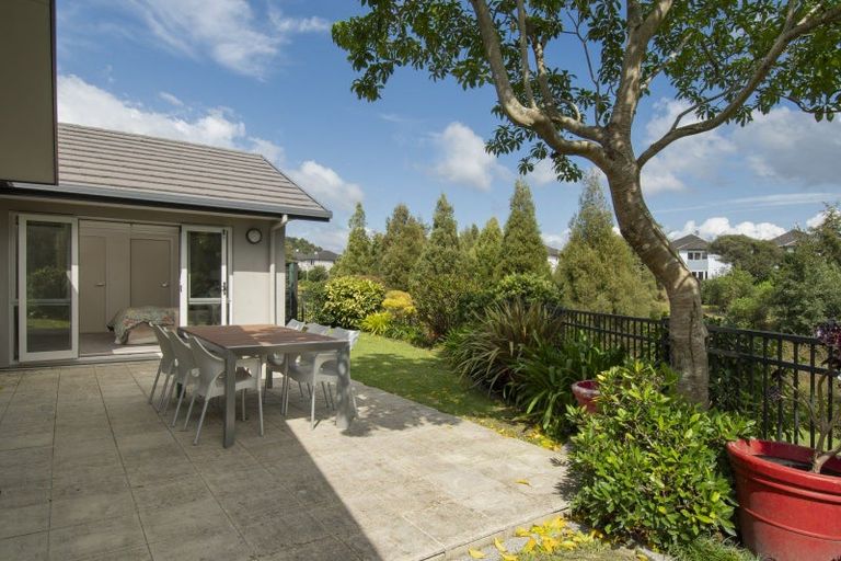 Photo of property in 19 Bridgewater Way, Pyes Pa, Tauranga, 3112