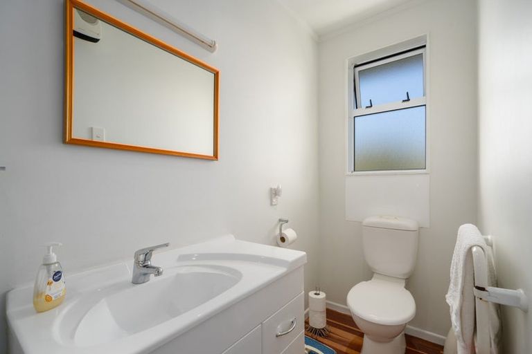 Photo of property in 2 Windermeer Grove, Churton Park, Wellington, 6037