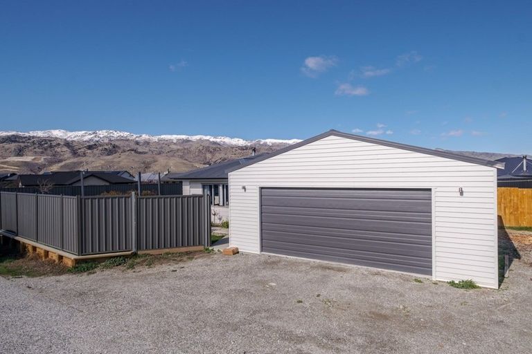 Photo of property in 27 Missy Crescent, Mount Pisa, Cromwell, 9383