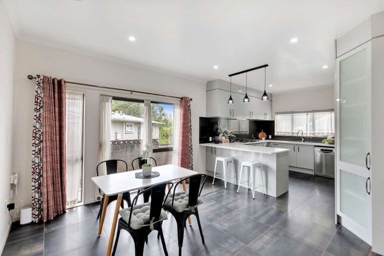 Photo of property in 7a Woodvale Road, Glen Eden, Auckland, 0602