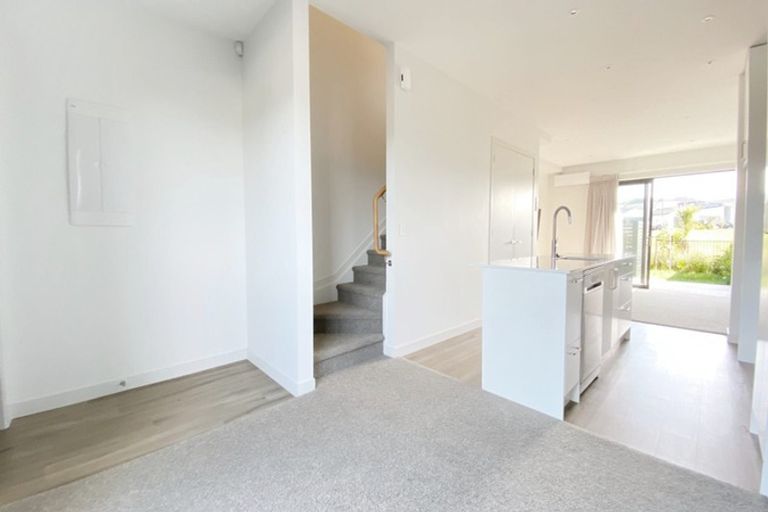 Photo of property in 2/46 Jane Maree Road, Kumeu, 0810