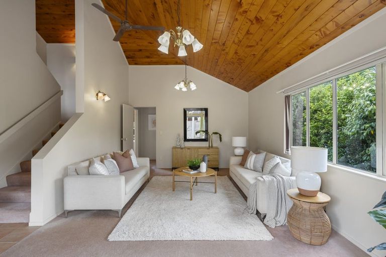 Photo of property in 2/20 Compton Street, Hillcrest, Auckland, 0627