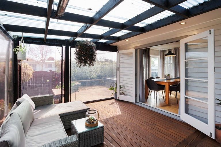 Photo of property in 144 Ruamahanga Crescent, Terrace End, Palmerston North, 4410