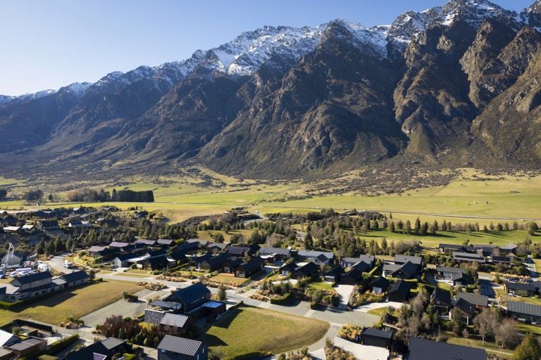 Photo of property in 14 Glenfiddich Road, Jacks Point, Queenstown, 9371