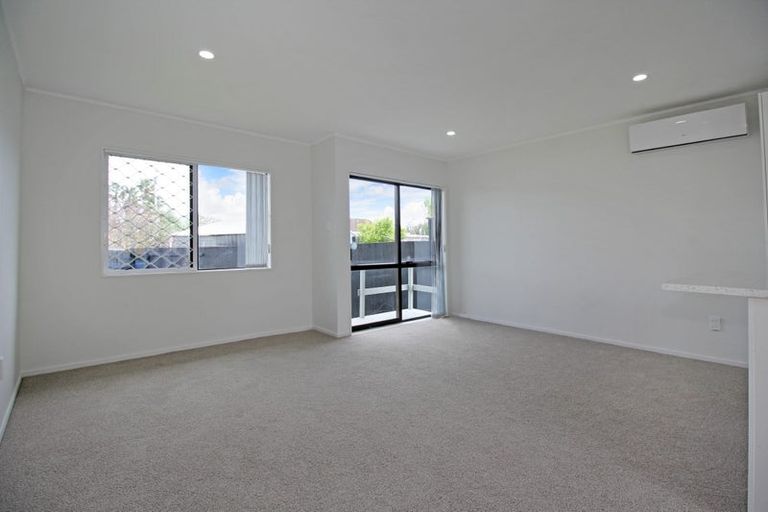 Photo of property in 3/114 Finlayson Avenue, Clendon Park, Auckland, 2103