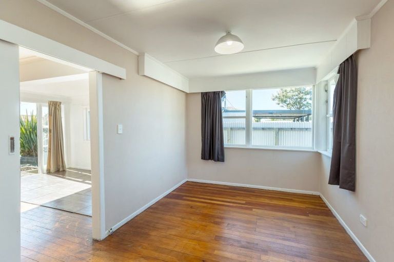 Photo of property in 97 Cameron Crescent, Masterton, 5810