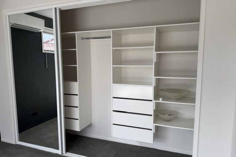 Photo of property in 54a Santiago Crescent, Unsworth Heights, Auckland, 0632