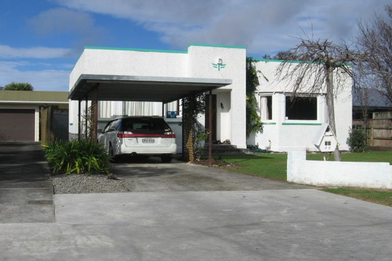 Photo of property in 38 Puriri Terrace, Roslyn, Palmerston North, 4414