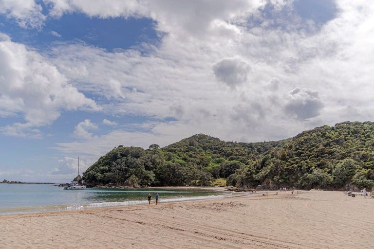 Photo of property in 961 Tuateawa Road, Waikawau, Coromandel, 3584