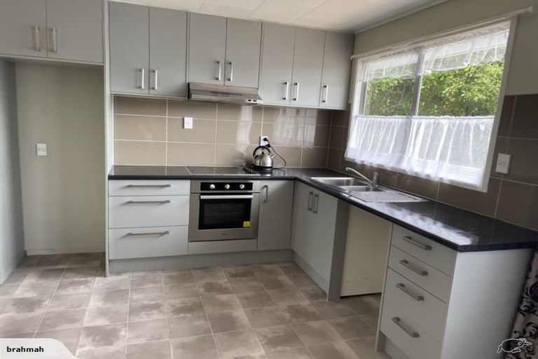 Photo of property in 16 Penfold Place, Henderson, Auckland, 0610