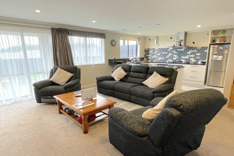 Photo of property in 29 Margaret Shields Avenue, Aotea, Porirua, 5024