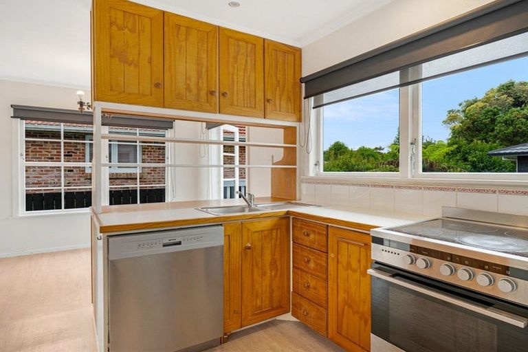 Photo of property in 33b Gill Avenue, Te Atatu Peninsula, Auckland, 0610