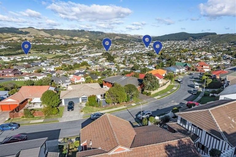 Photo of property in 10 Ordley Grove, Tawa, Wellington, 5028
