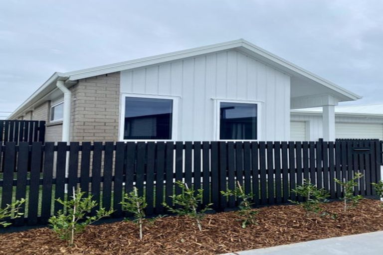Photo of property in 6 Wharangi Lane, Papamoa, 3118