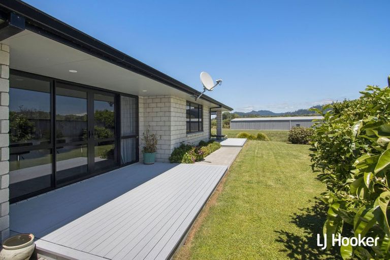 Photo of property in 11 Reel Road, Athenree, Waihi Beach, 3611