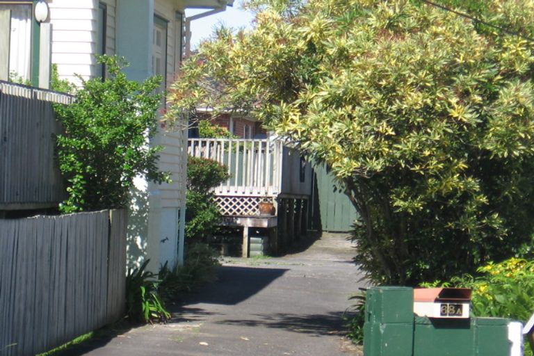 Photo of property in 68 Savoy Road, Glen Eden, Auckland, 0602