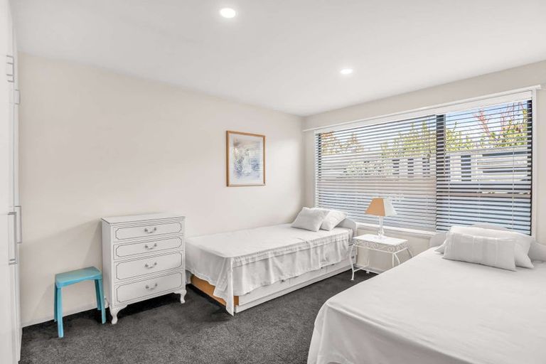 Photo of property in 7 Glenharrow Avenue, Avonhead, Christchurch, 8042