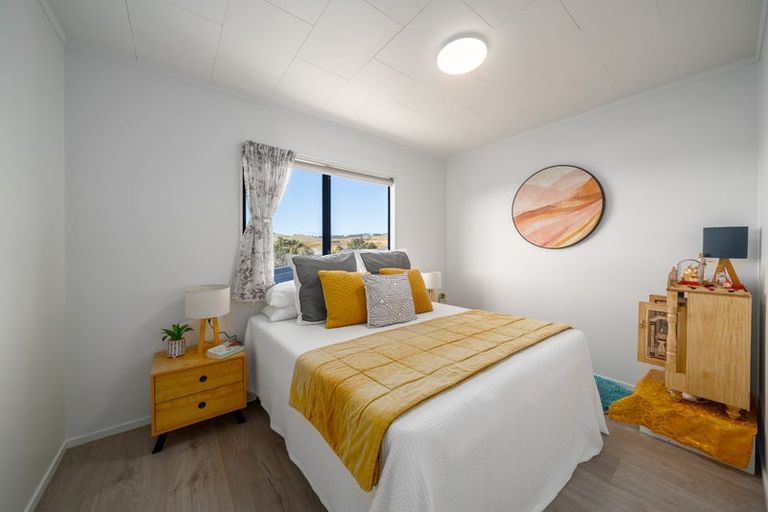 Photo of property in 8 Maraval Crescent, Grenada Village, Wellington, 6037