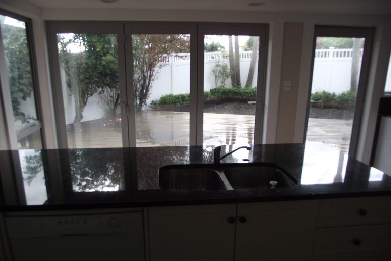 Photo of property in 23 Glenmore Road, Sunnyhills, Auckland, 2010
