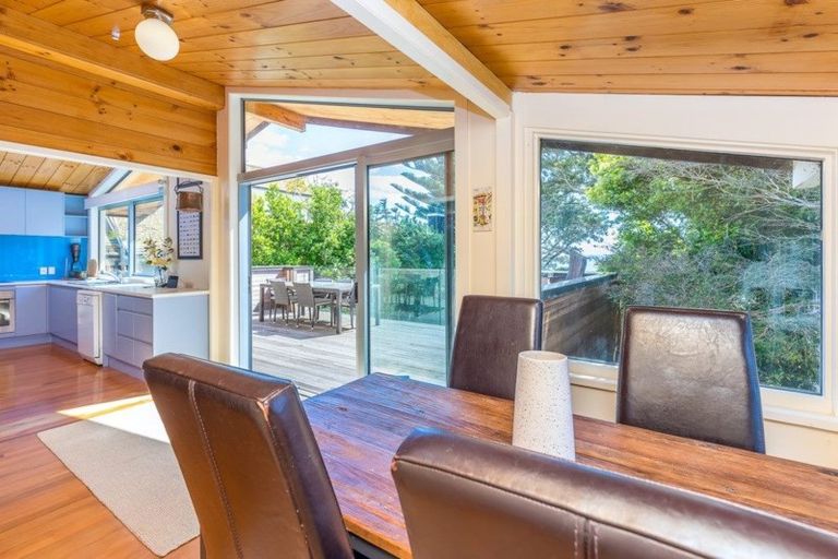 Photo of property in 2/58 Cliff Road, Torbay, Auckland, 0630