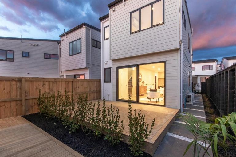 Photo of property in 4 Greenbrier Street, Westgate, 0814