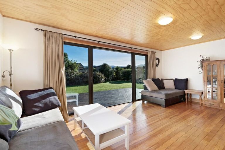 Photo of property in 12 Kingan Road, Luggate, Cromwell, 9383