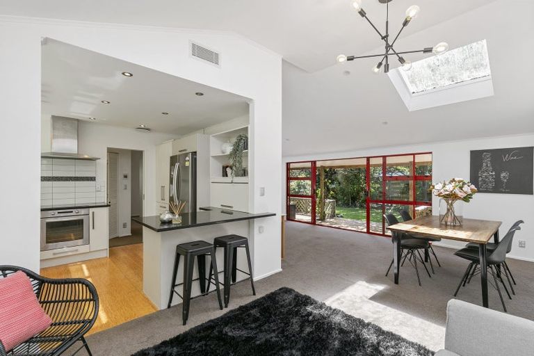 Photo of property in 18 Parsons Glen, Karori, Wellington, 6012